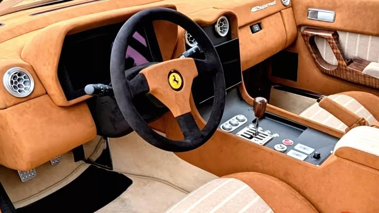 E PAZAKONTË/ Kështu duket një Ferrari, për rinovimin e të cilit janë shpenzuar gati 2 milionë dollarë (VIDEO)