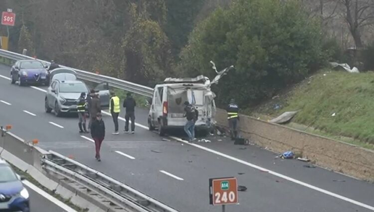 Grabitje si në filma/ Autorët marrin 400 mijë euro nga “blindi” me para, në mes të autostradës