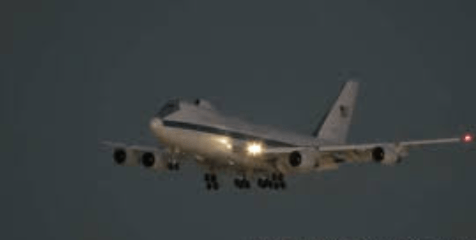 Aeroplani i emergjencës bërthamore fluturon mbi SHBA, ndez teori e shqetësime