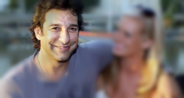 Lë bashkëshorten e tij për një grua më të re. Çfarë ndodh 3 vite më vonë, e lë atë pa fjalë…