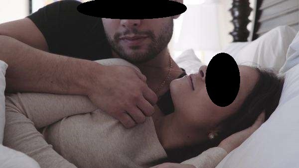 Vjehrra i futej në shtrat çdo natë, nusja nga Elbasani i bën “gjëmën”(VIDEO)