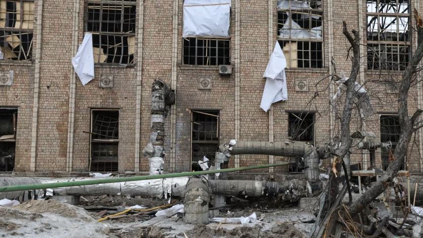 Bombardimet ruse në Ukrainë,disa të vrarë dhjetëra të plagosur/ Zelensky: Mbi qindra dronë e raketa goditën vendin