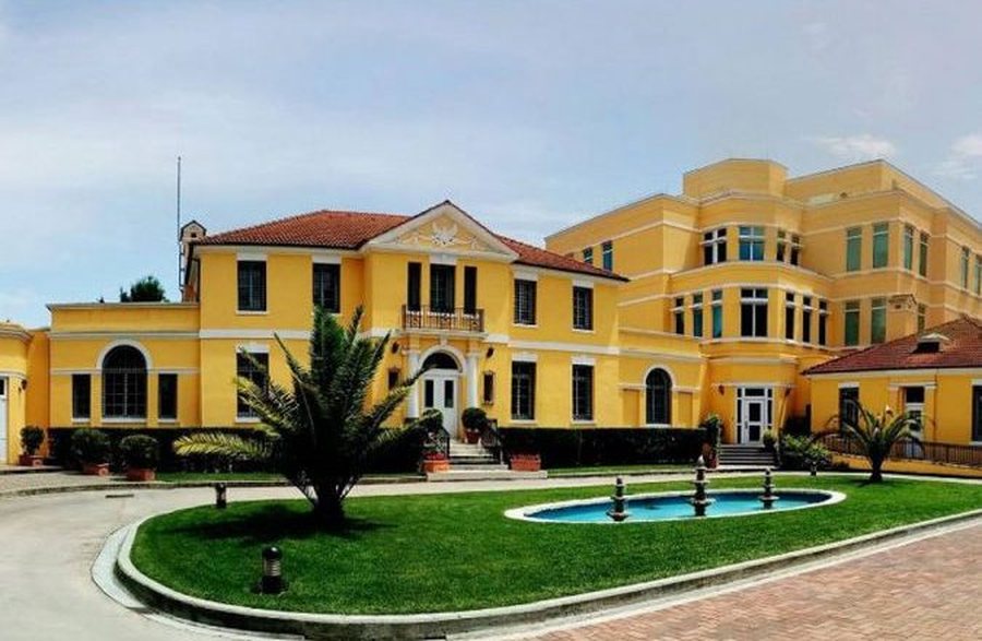 Mos e bëni këtë veprim! MESAZHI i fortë i Ambasadës së SHBA-së për shtetasit shqiptarë