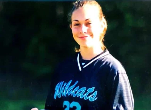 Flet një nga viktimat e Jeffrey Epstein: Isha 16 vjeçe kur më abuzoi, më çuan miqtë në shtëpinë e tij. Trump na…