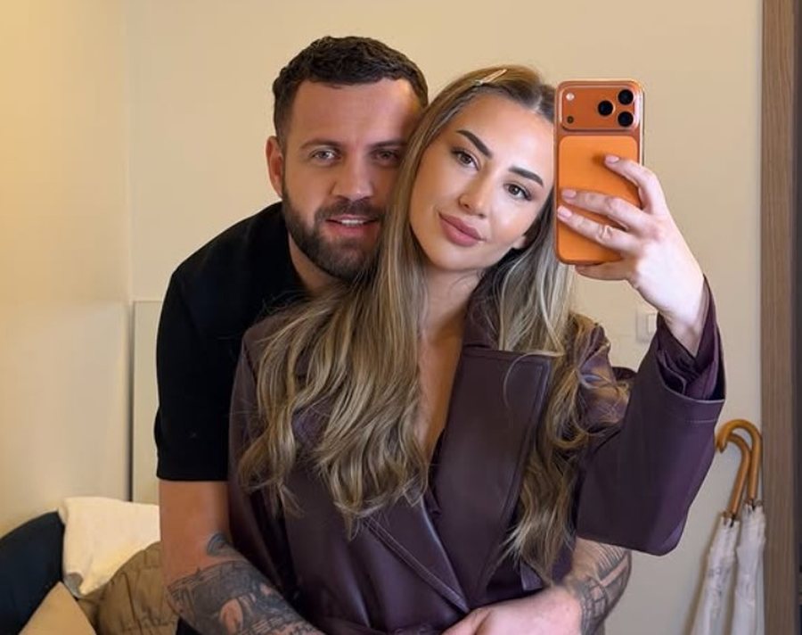 Luizi në shtëpi, Kiara jashtë e përlotur! Çfarë bëri ai që i “theu” zemrën gruas së tij (FOTO)