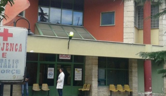 E RËNDË në vend, 23-vjecarin e godasin me mjet te mprehte ne bark, shkon ne spital, por…