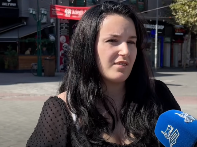 “Edhe me adaptu një fëmijë nuk është asgjë”,  Nuk domethënë që je nënë vetëm pse e mbanë 9 muaj në bark dhe…!