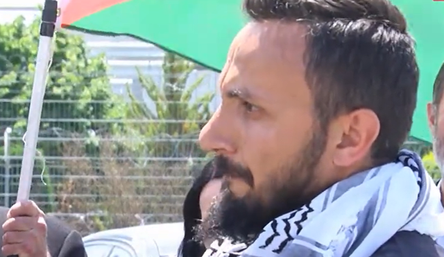 U ndalua nga Izraeli/ “Q*lloheshim dhe p*shtëroheshim”, aktivisti Goxhaj mbërrin në Rinas: Duke dalë nga anija, më dh*nuan tre ushtarë