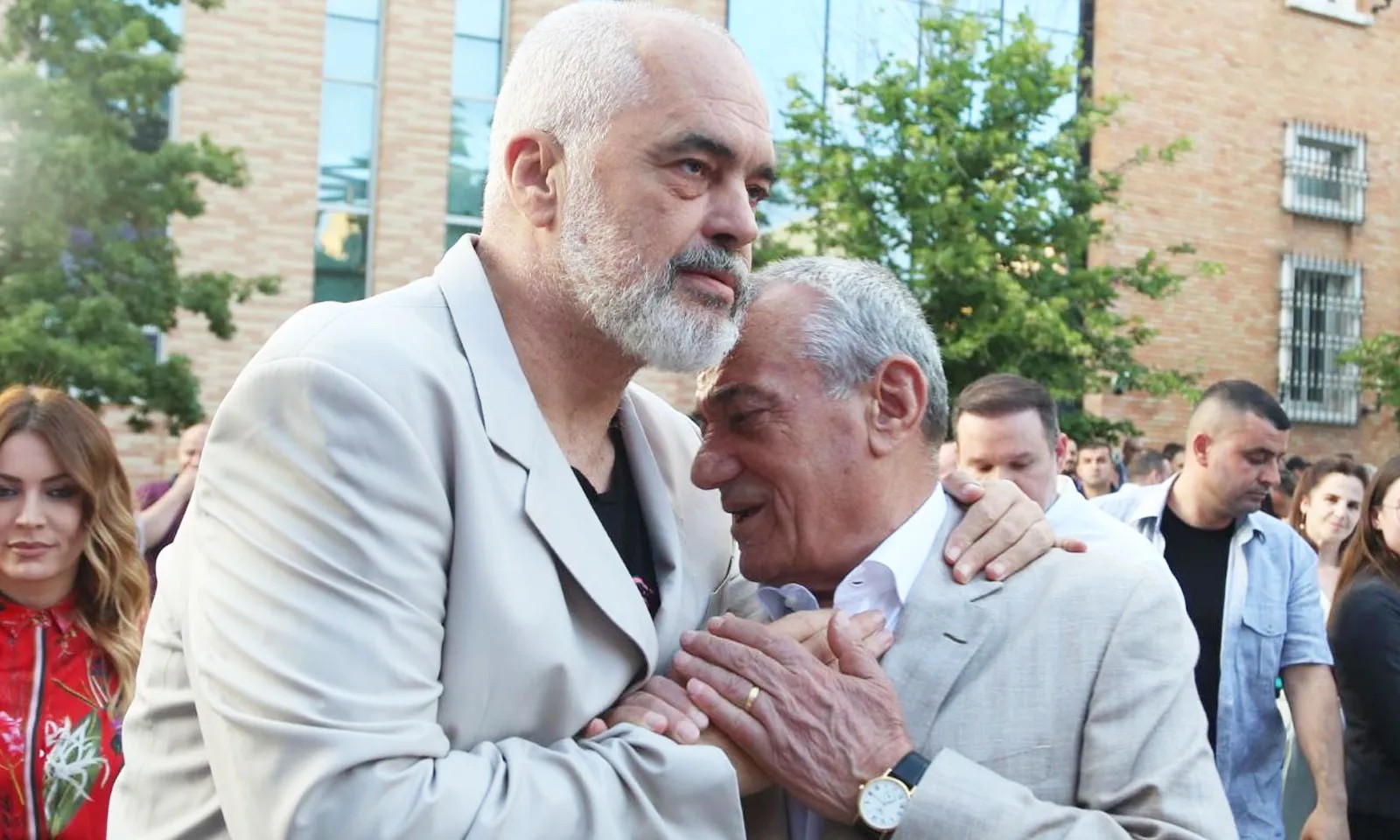 “Kam një amanet, mos harroni…”, në ditën e ZEZË të Edi Ramës, Gramoz Ruçi nxjerr diçka që nuk pritej